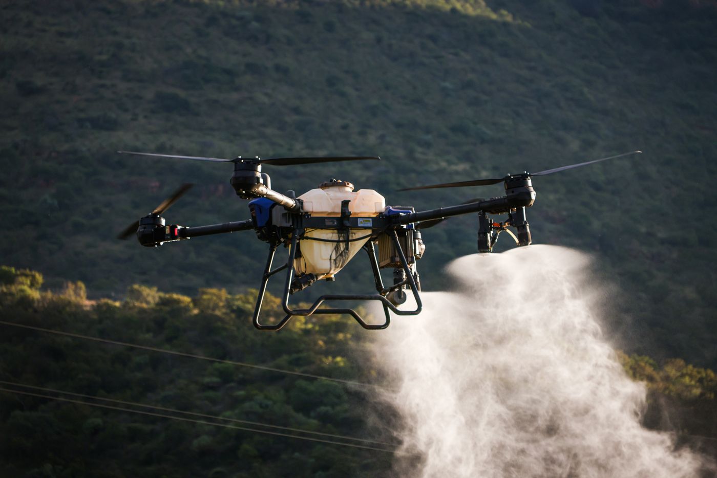 Drone agrícola em operação
